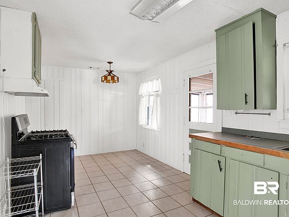 5th image of 54 Nichols Ave
