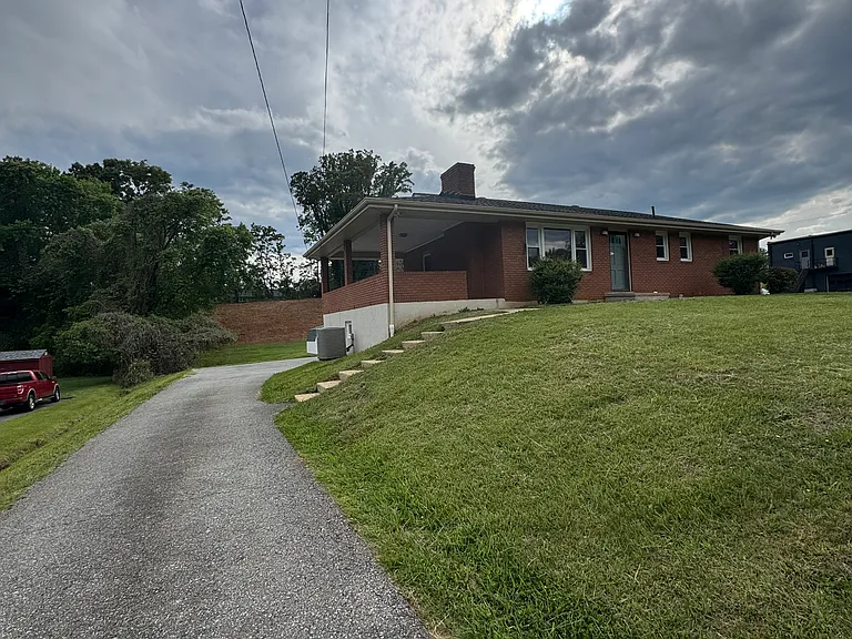 106 Bryant Rd — Photo 27