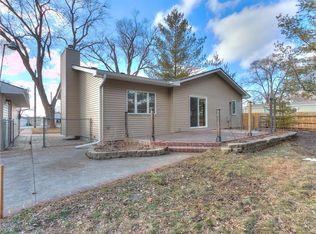 4711 NW 52nd St, Des Moines, IA 50310