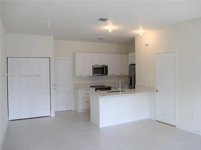 4272 NW 82nd Ave — Photo 12