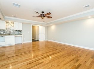 18 Wadsworth Ave #20, Waltham, MA 02453