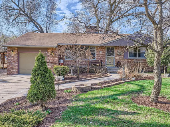 676 Roma Ave, Roseville, MN 55113