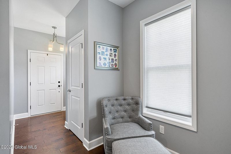 4th image of 30 Hillard Lane