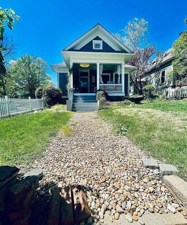 1st image of 487 Boulevard SE