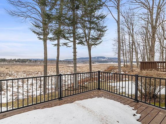 2nd image of 22 Lake Rdg