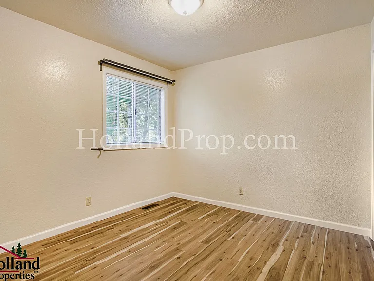 11436 SE 33rd Ave — Photo 9