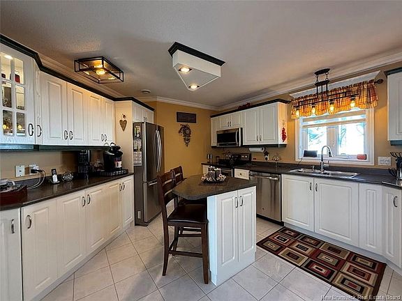 5th image of 56 Des Gouverneurs St