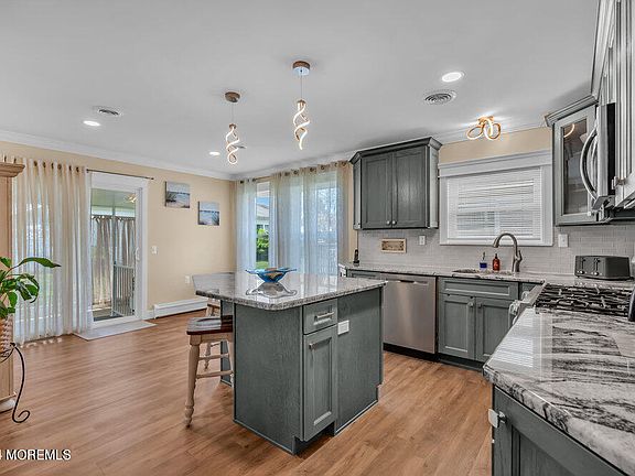 2nd image of 23 La Terraza Drive