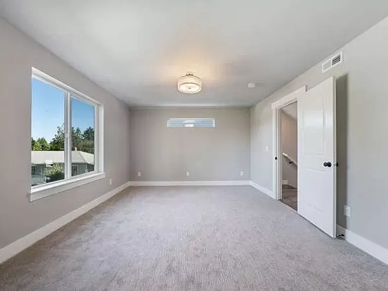6636 SE 57th Ave — Photo 15