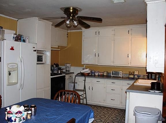 4th image of 922 S Dixon St