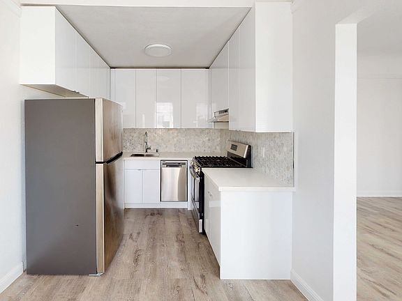 3rd image of 90 Alhambra St APT 304