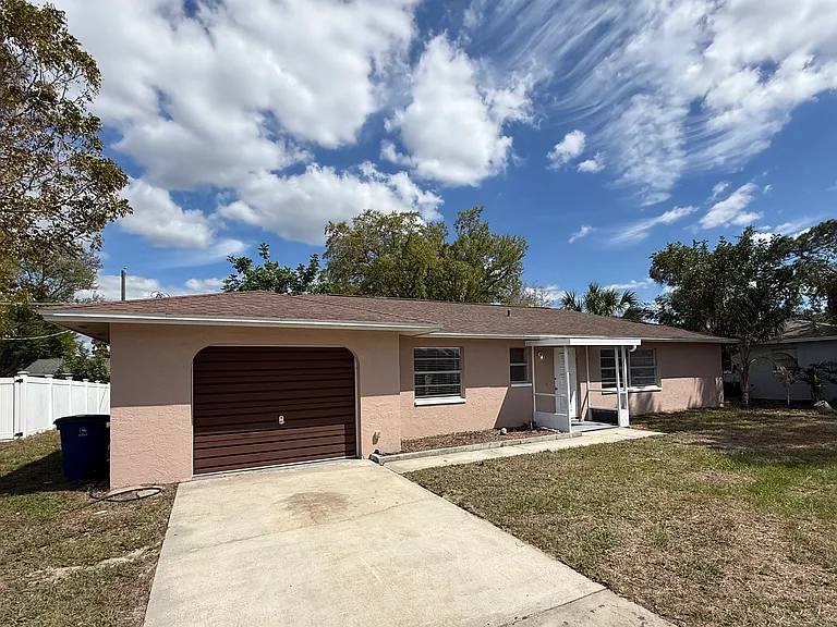 Sebring Rd — Photo 1
