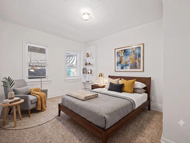 2204 E Carson St — Photo 4