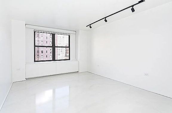 3rd image of 237 Madison Ave #1104