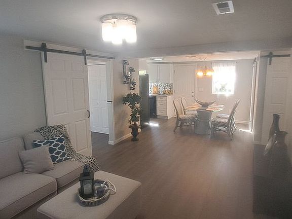 4th image of 1449 Biltmore St