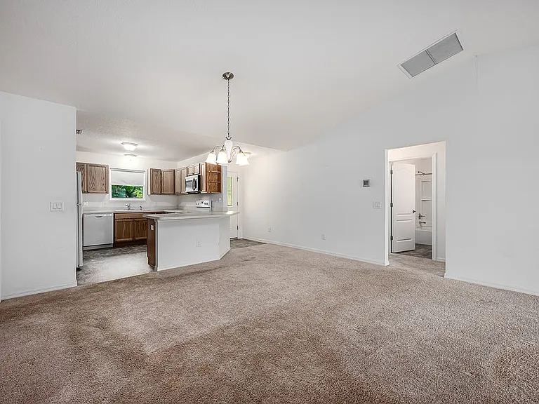 1329 Paradise Dr — Photo 4