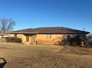 210 W Choctaw St, Lindsay, OK 73052