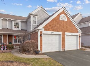 277 University Ln #5, Elk Grove Village, IL 60007