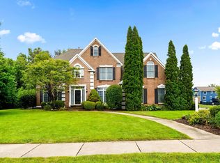 12 Crystal Ct, Morton, IL