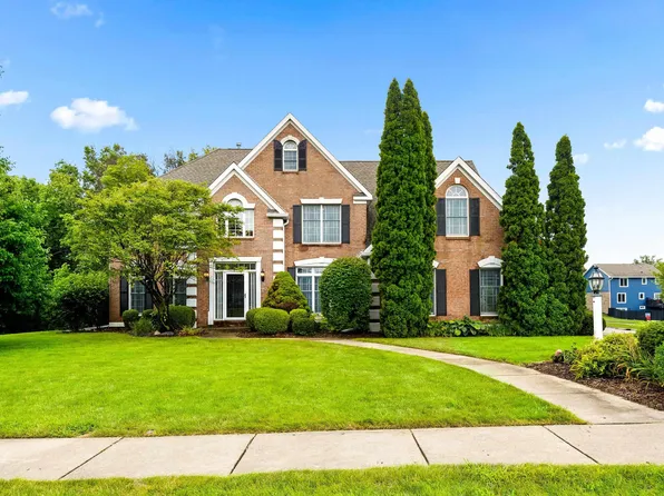 12 Crystal Ct, Morton, IL 61550