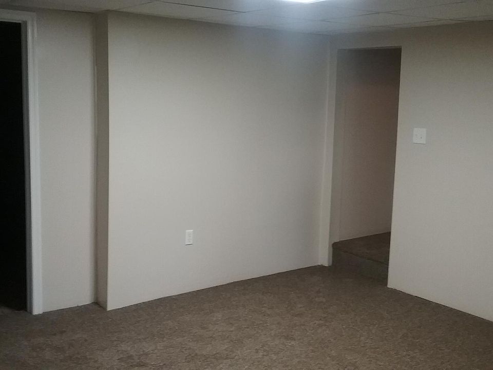 2nd image of 936 Main St
