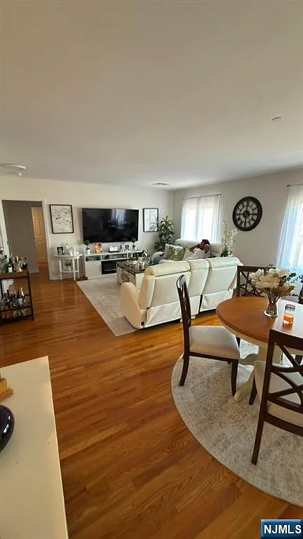 2 bed, 2.0 bath, $2,375 — Photo 3