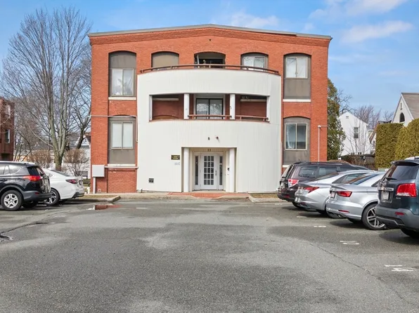 11 Margin St APT 2, Lynn, MA 01905