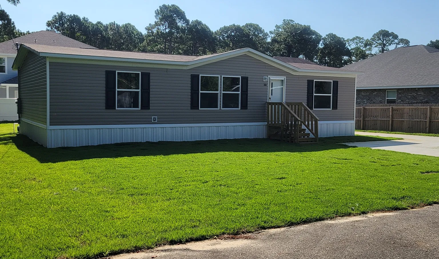 3 bed, 1264 sqft, $1,800 — Photo 1