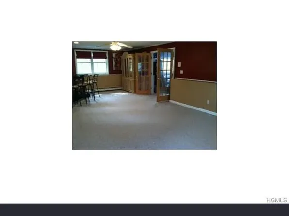 7 Briarwood Ave, Monroe, NY 10950