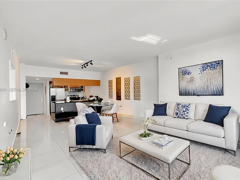 1750 N Bayshore Dr #2510 — Photo 3