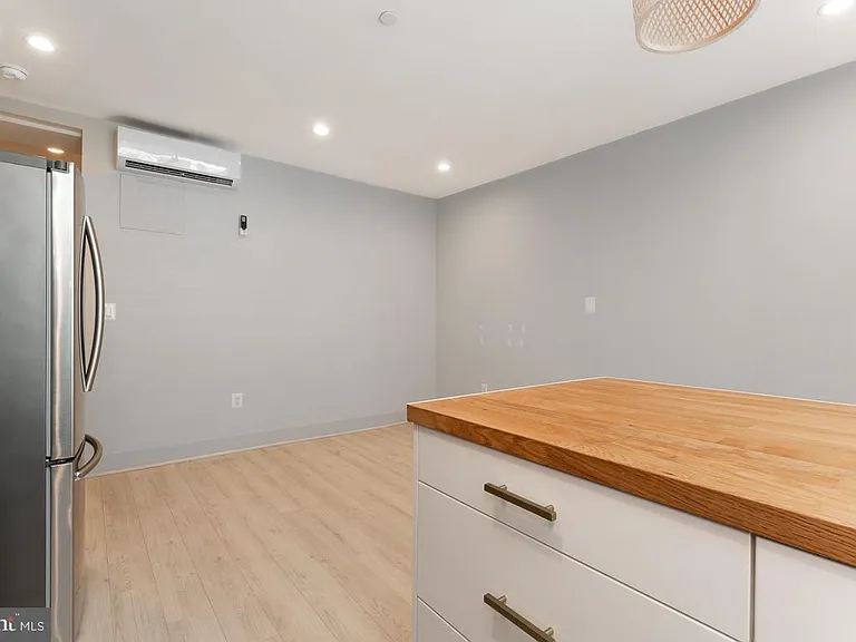 839 Kennedy St NW #204 — Photo 7