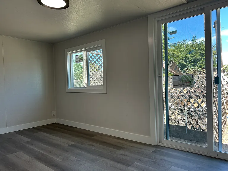 180 N Airport Way — Photo 13