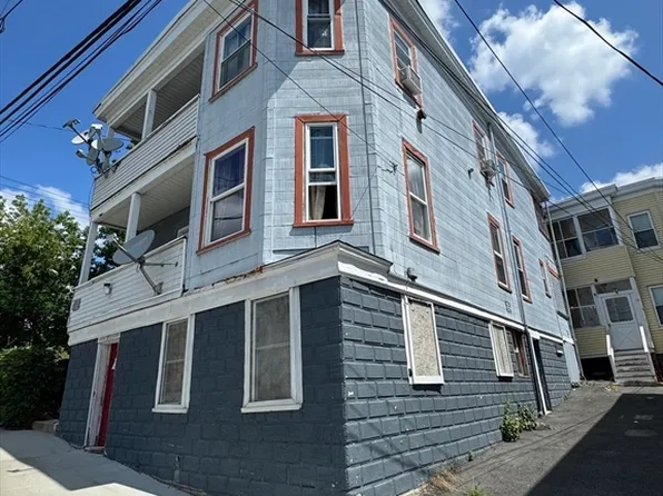 39 Ayer St, Haverhill, MA 01832