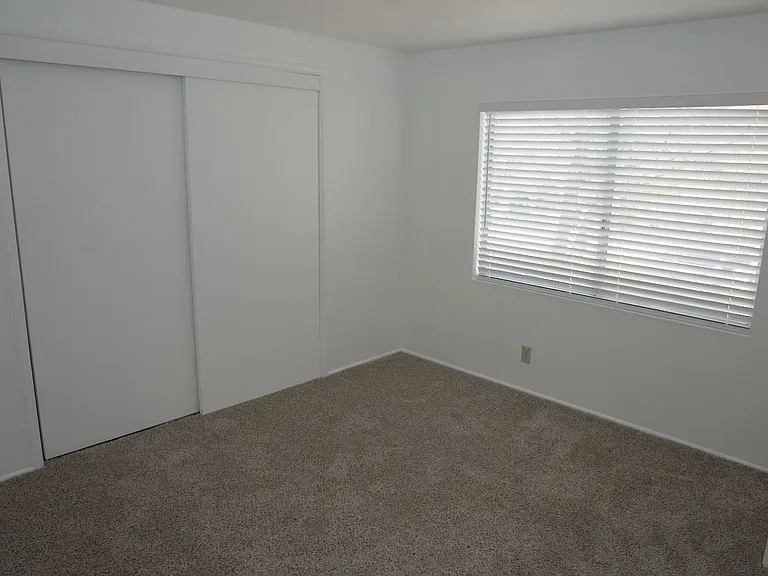 690 Talmadge Rd — Photo 11
