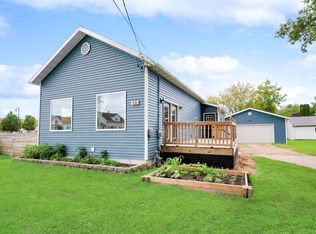 16 Viola Ave, Oshkosh, WI 54901