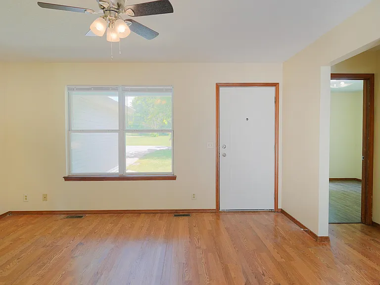2202 S Cleveland Ave — Photo 3