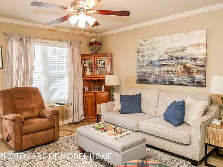 905 Park Ln — Photo 11