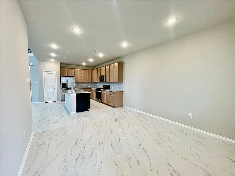 553 Sand Branch Dr — Photo 18