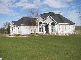 4863 Arbor Grove Dr, Traverse City, MI 49685