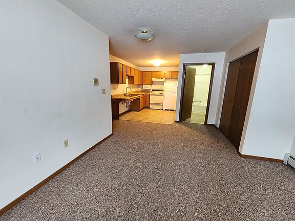 5th image of 1010 6th Ave S #101