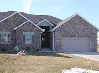 5064 S Fork Ln, Waterloo, IA 50701