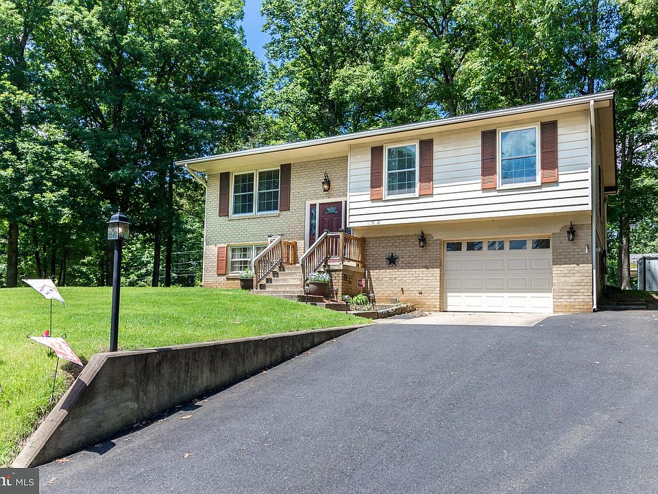 1st image of 31 Beech Dr