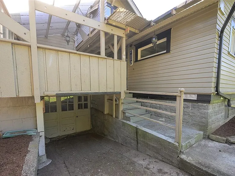 1502 E Maplewood Ave — Photo 25