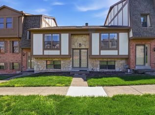 2 Fairgreen Cir, Fairfield, OH