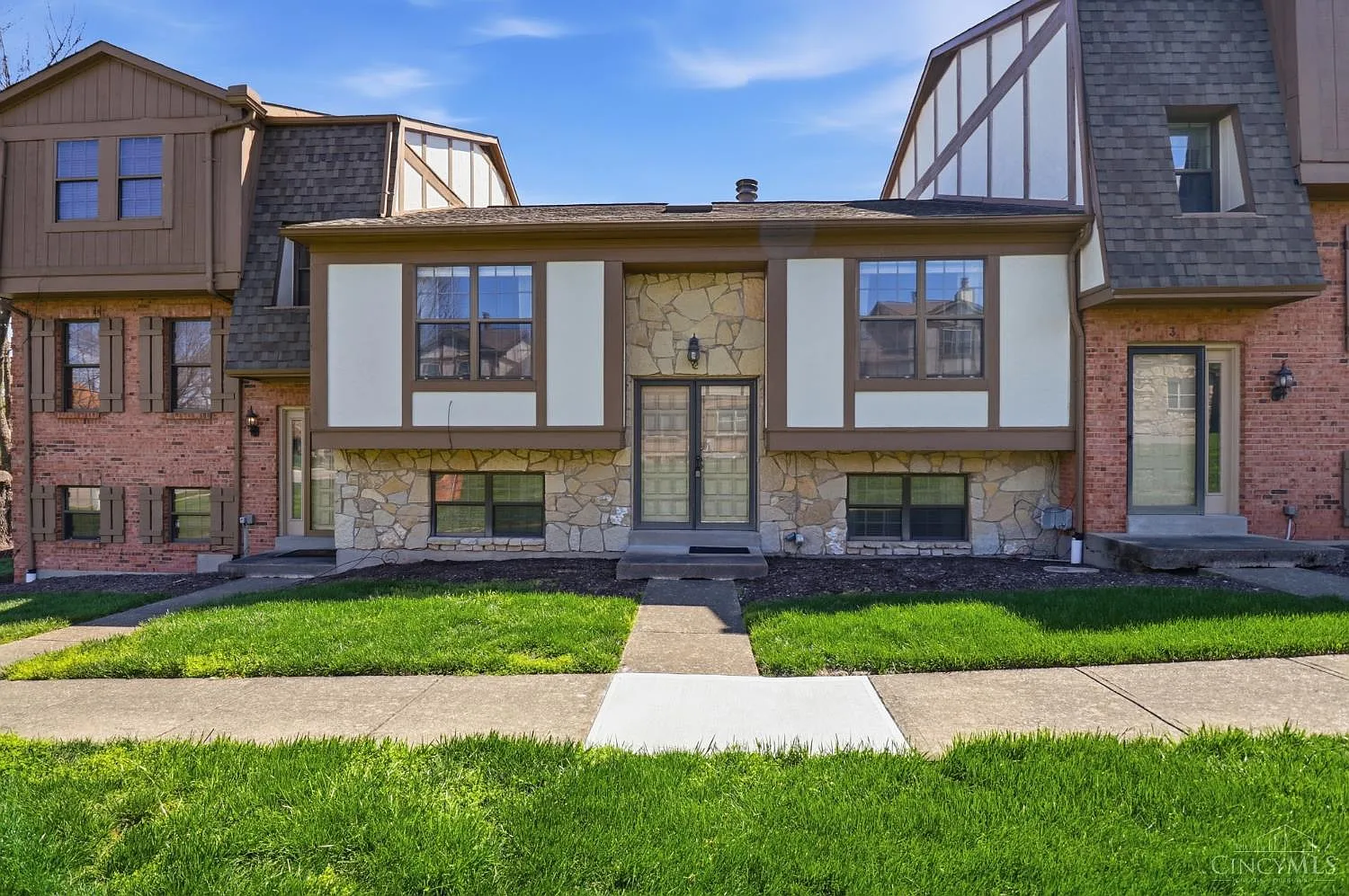 2 Fairgreen Cir photo 1