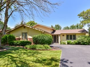 1219 Hidden Spring Dr, Naperville, IL 60540