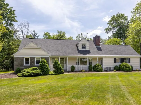 913 Oak Hill Dr, Elmira, NY 14905