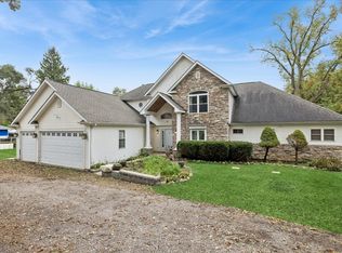 2119 Hillside Ter, Cary, IL 60013