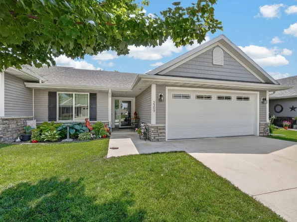 2309 E Highview Dr, Des Moines, IA 50320
