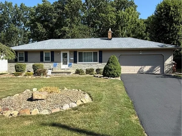 1814 Alverne Dr, Youngstown, OH 44514